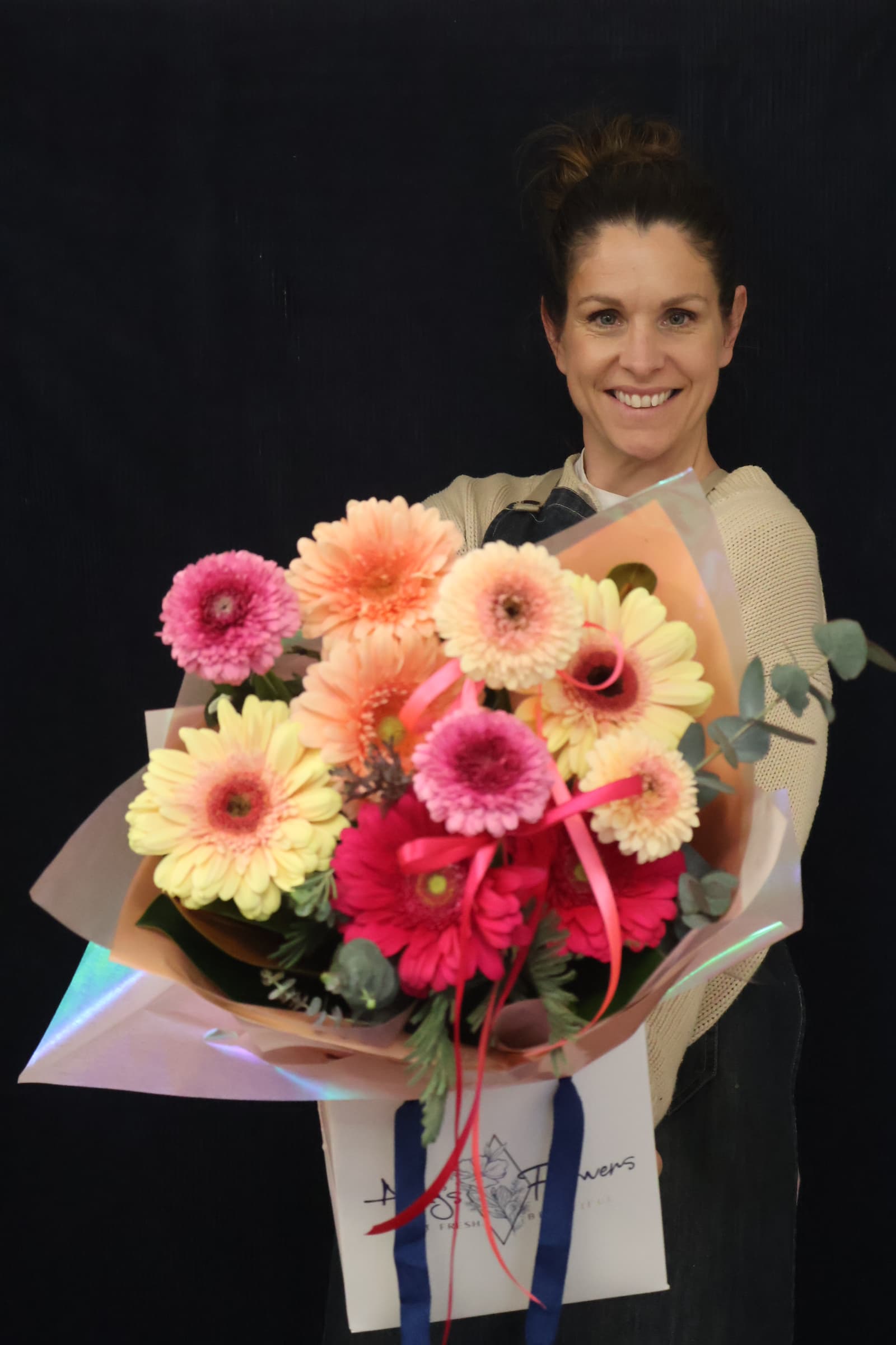 Real BEST BUY  | Daisy Chain order made by Amy's Flowers