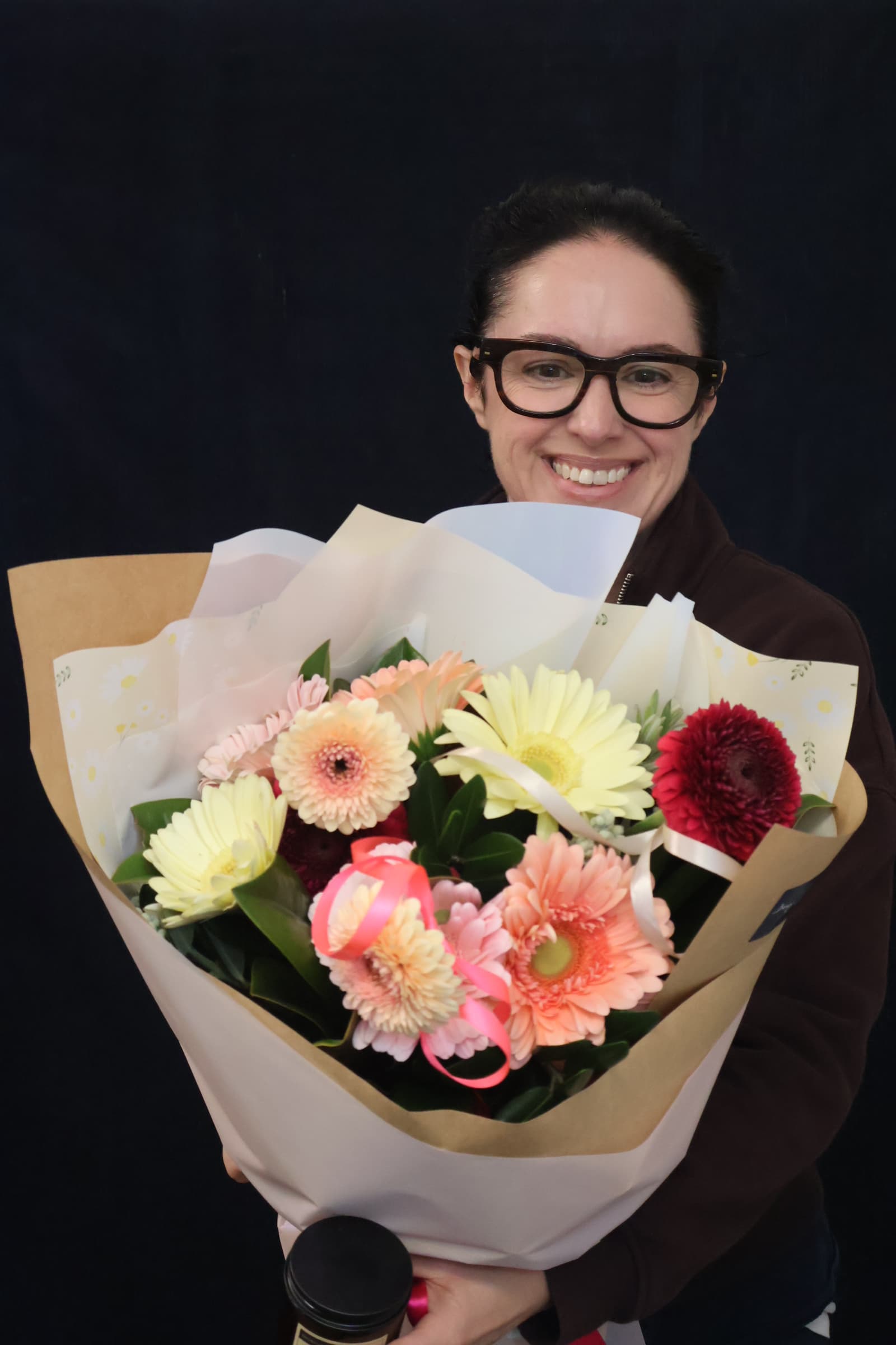 Real BEST BUY  | Daisy Chain order made by Amy's Flowers